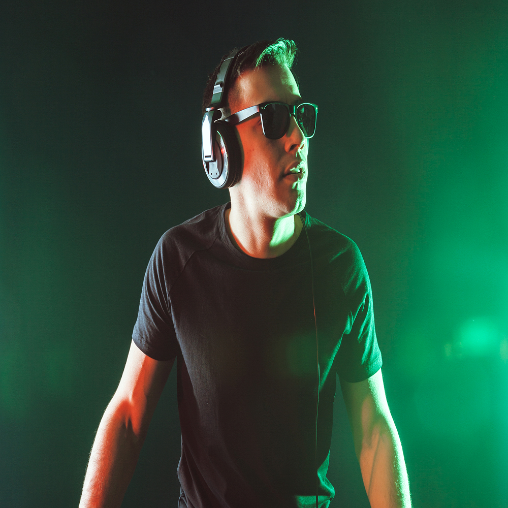 evento DJ + Saxo Pop de ayer y hoy