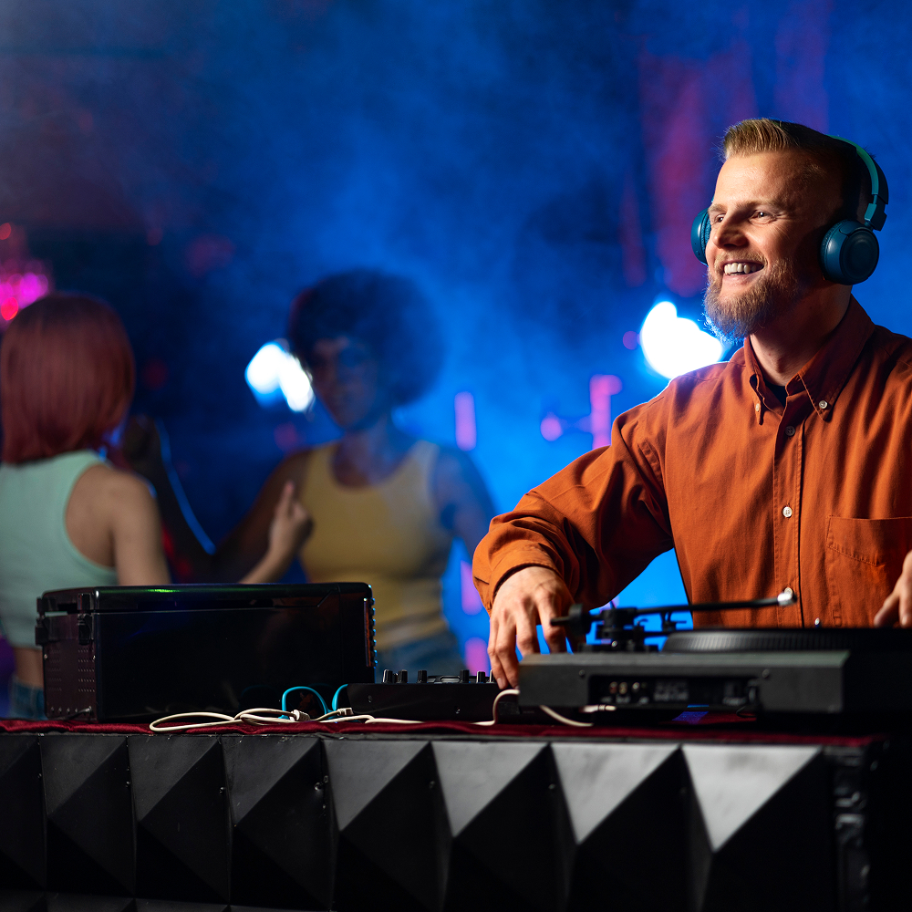 evento DJ + Saxo Reggae y remixes