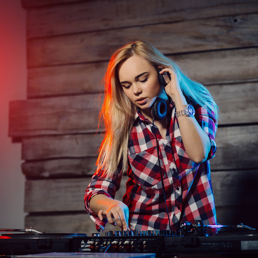 evento DJ + Percusión Afro del mundo Jamaica & Africa