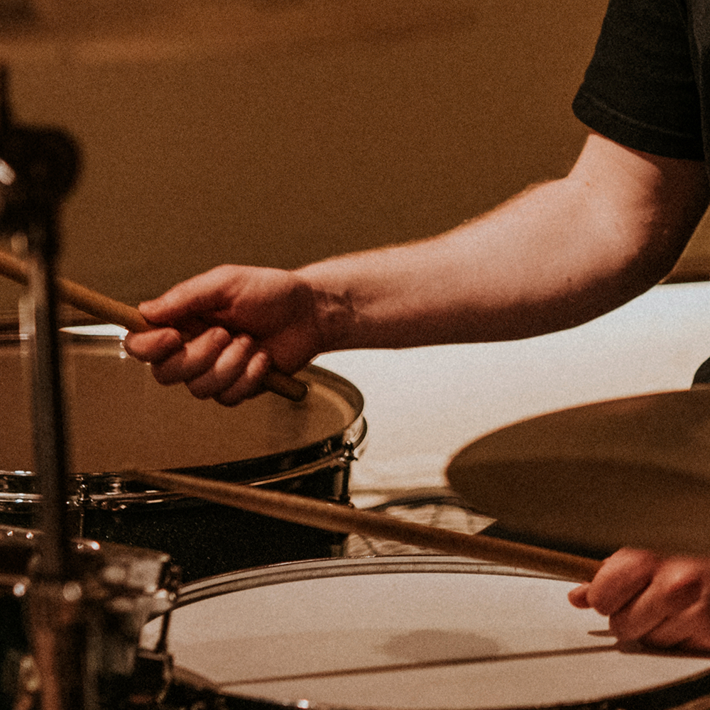 evento Dj + Percusión Disco R&B